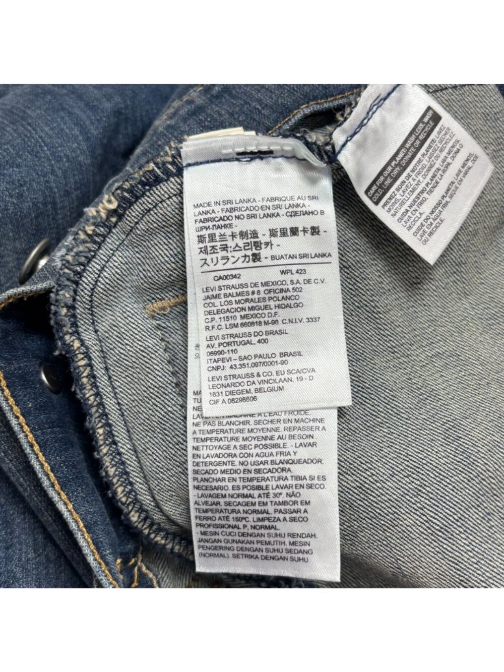 Levis Strauss Womens Size Medium Jean Jacket Vintage Denim Trucker - Picture 8 of 13